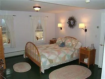 Russell Young Bed And Breakfast-3